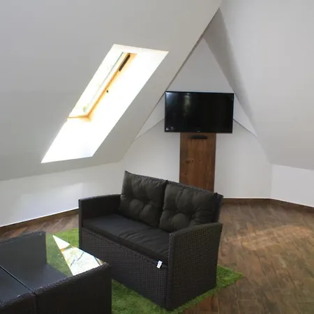 Juhar Apartman Nr 83 *
